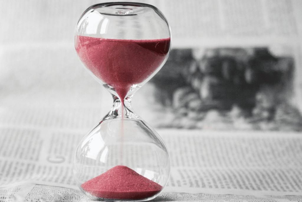 hourglass timing in relationships